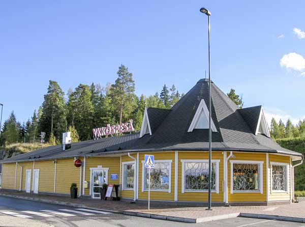 Kahvilaravintola Ykköspesä Turku-Helsinki moottoritien varrella